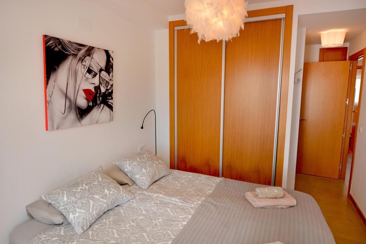 Rooftop Apartment With Three Terraces อาลิกันเต ภายนอก รูปภาพ