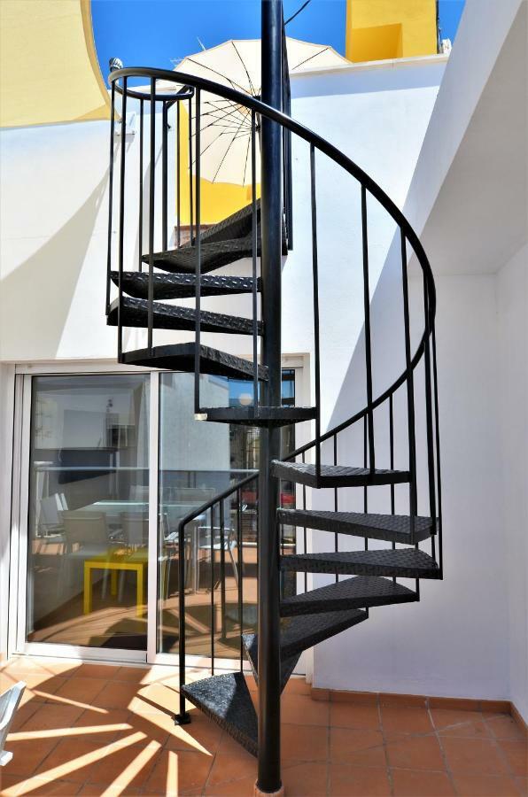 Rooftop Apartment With Three Terraces อาลิกันเต ภายนอก รูปภาพ
