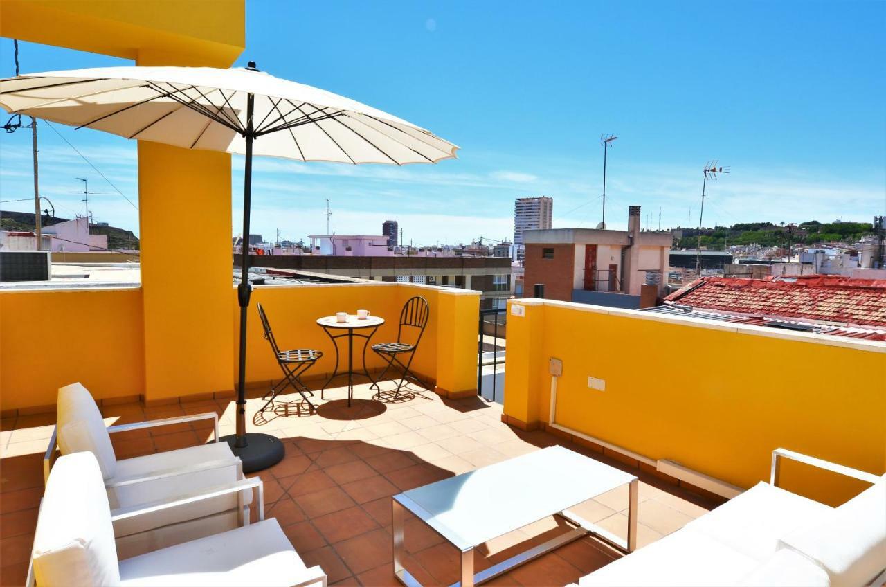 Rooftop Apartment With Three Terraces อาลิกันเต ภายนอก รูปภาพ
